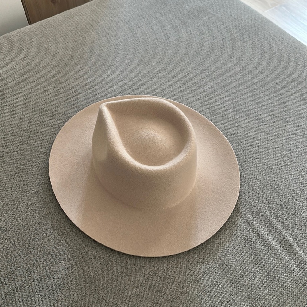 Xs gigi pip hat